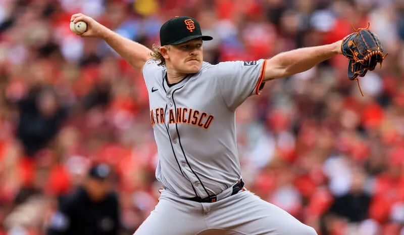 Logan Webb 투구 장면