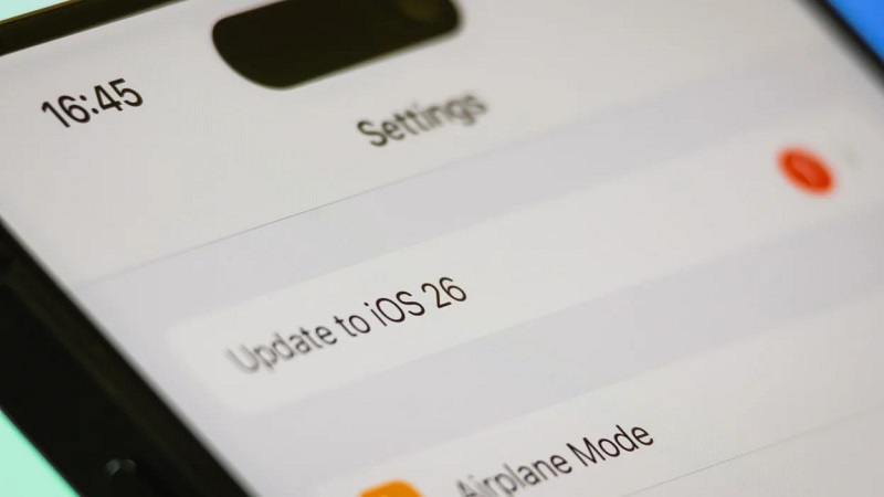 iOS 26 “액체 유리”: 다가오는 시각적 상호작용 혁명